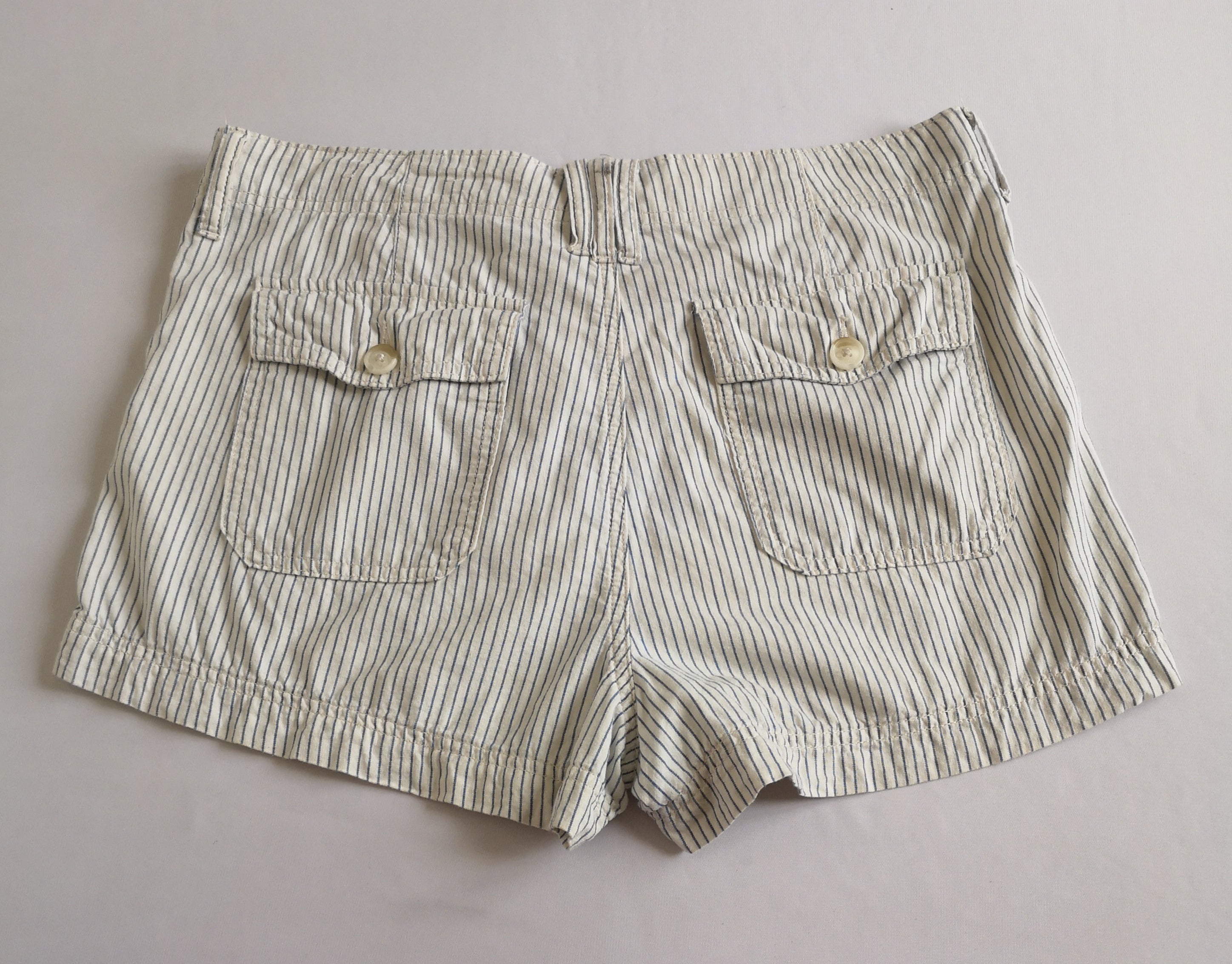 Sueter con brillos con short de algodón