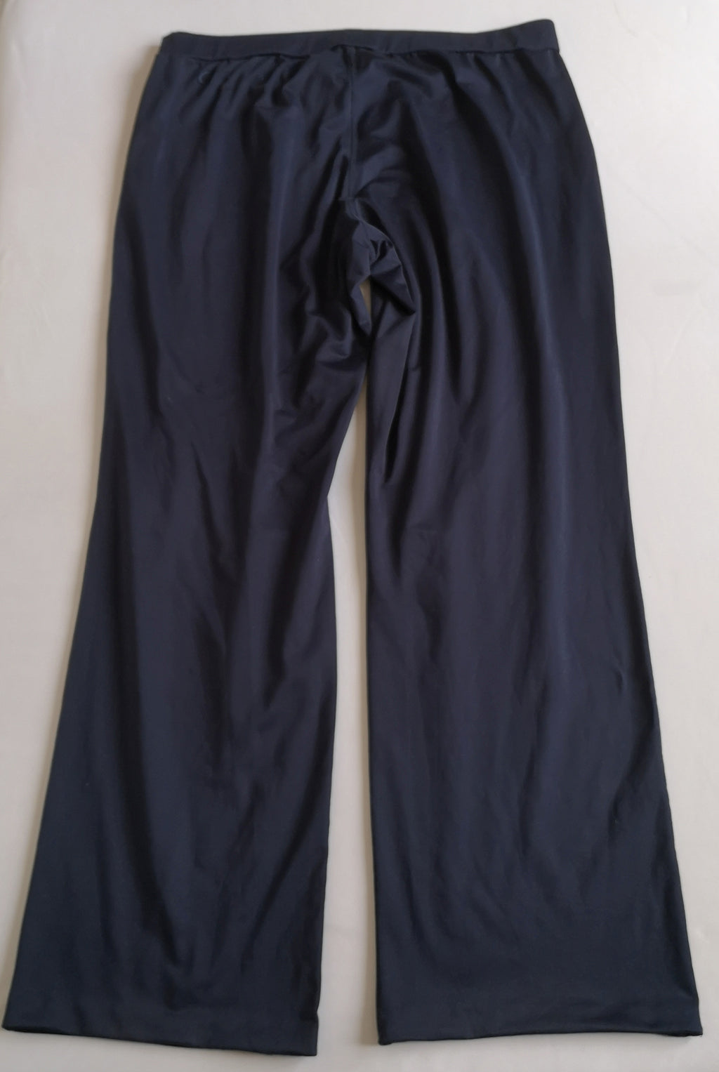 Pantalón deportivo y blusa corta deportiva ⚓