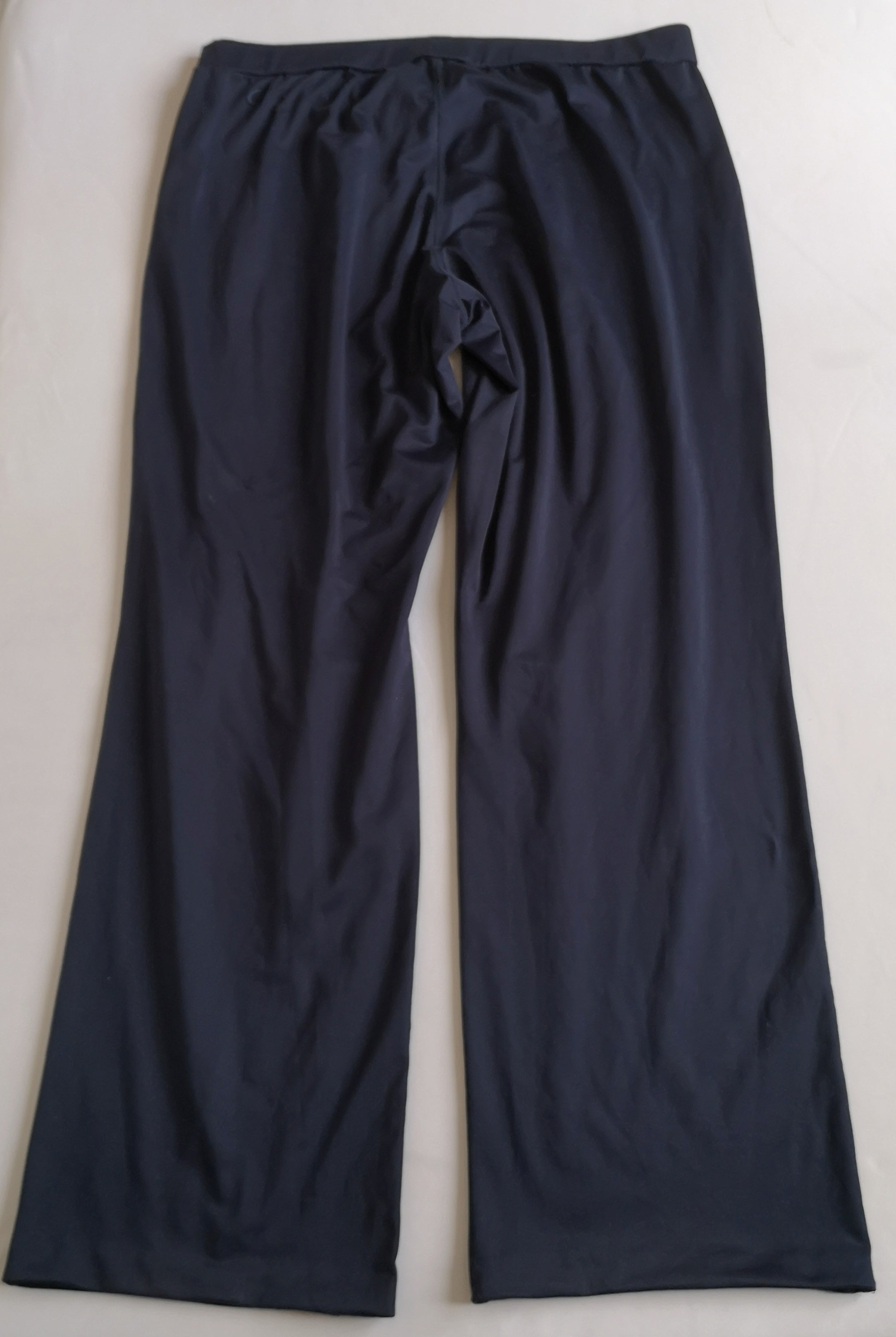 Pantalón deportivo y blusa corta deportiva ⚓