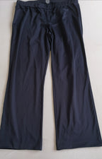 Pantalón deportivo y blusa corta deportiva ⚓