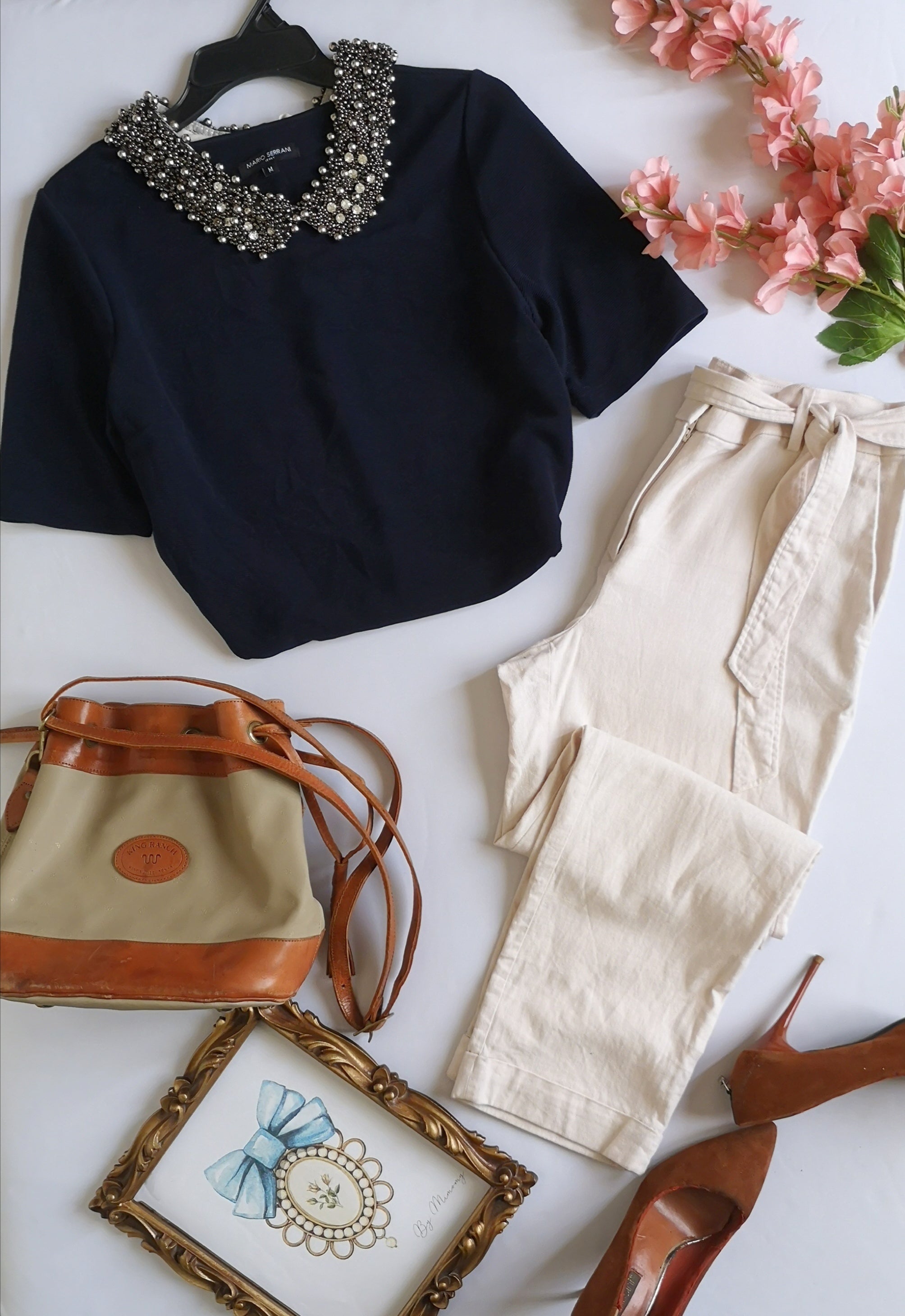 Pantalón con bolsas a los lados y blusa corta ⚓