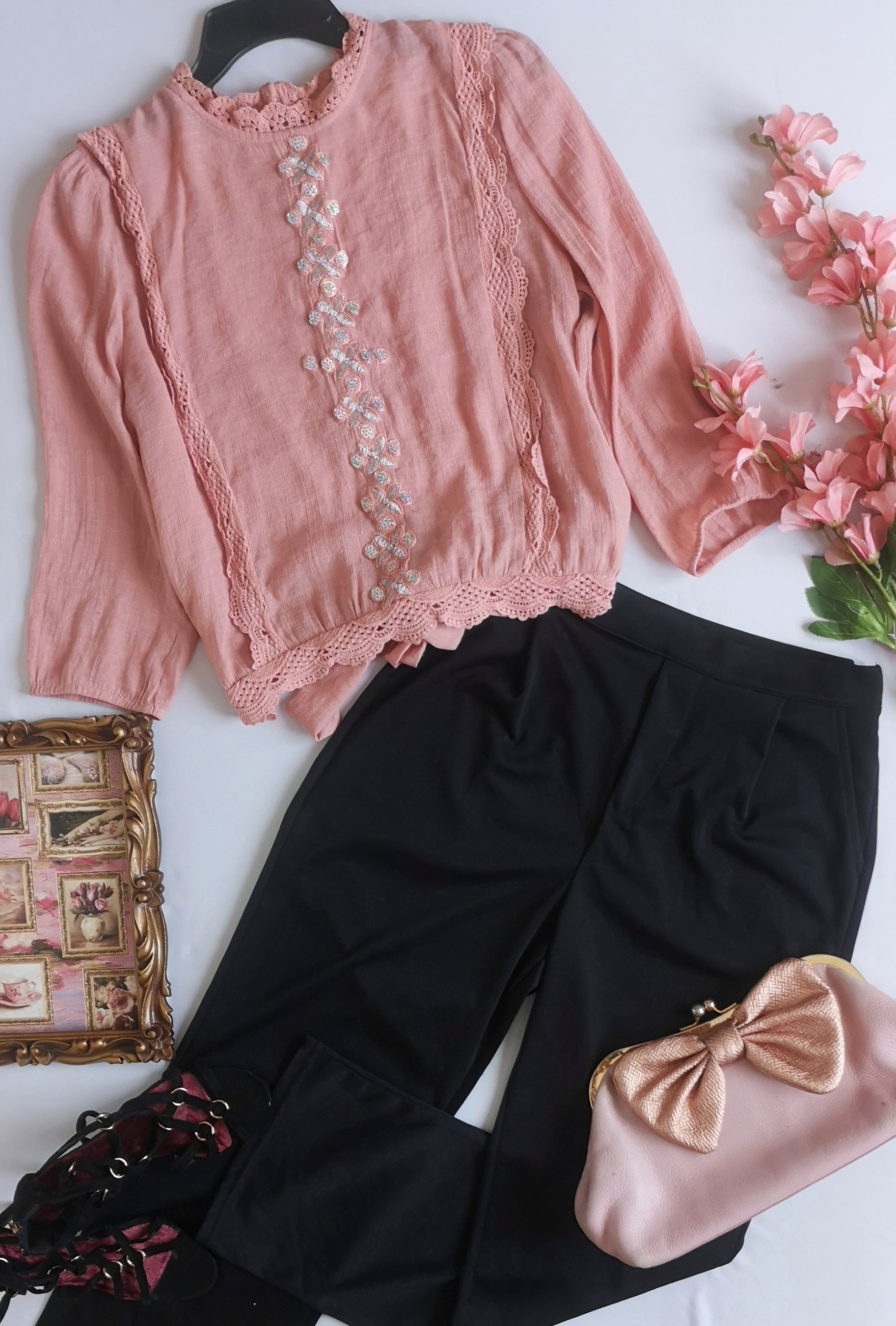 Blusa con botones atrás y pantalón tela suave ⚓