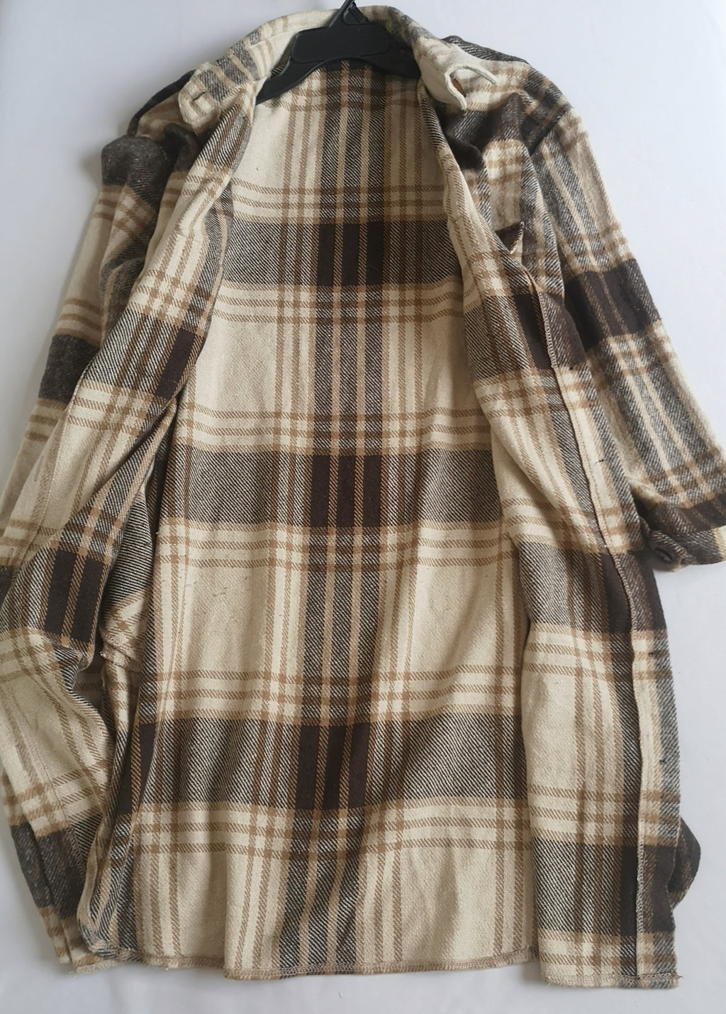 Jacket larga con bolsas a los lados