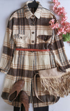 Jacket larga con bolsas a los lados