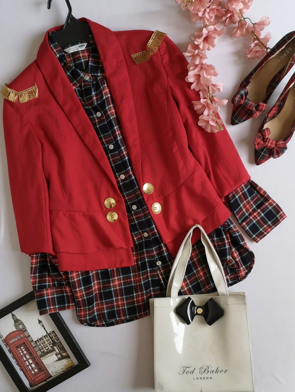 Chaqueta corta con blusa manga larga ⚓