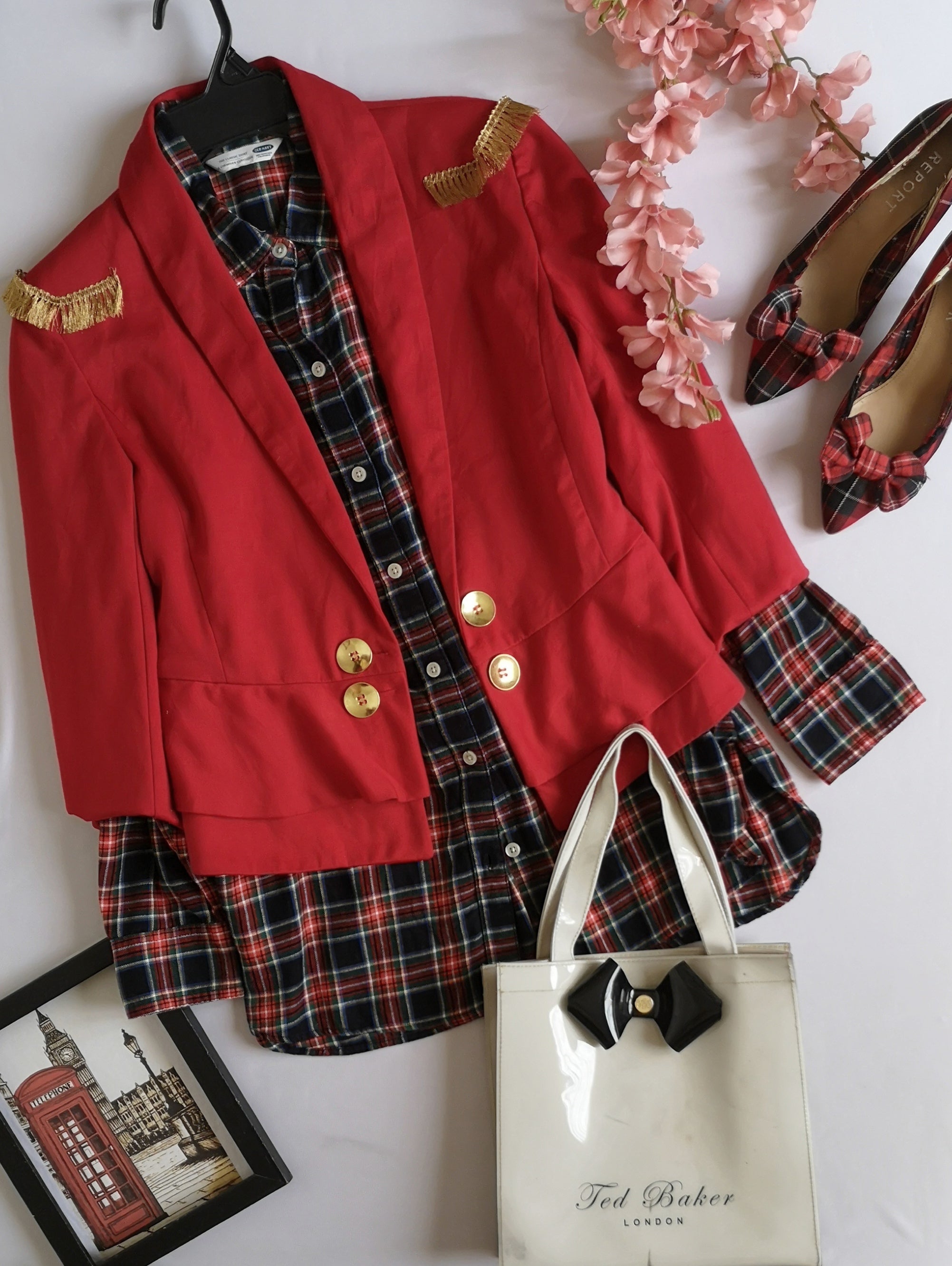 Chaqueta corta con blusa manga larga ⚓