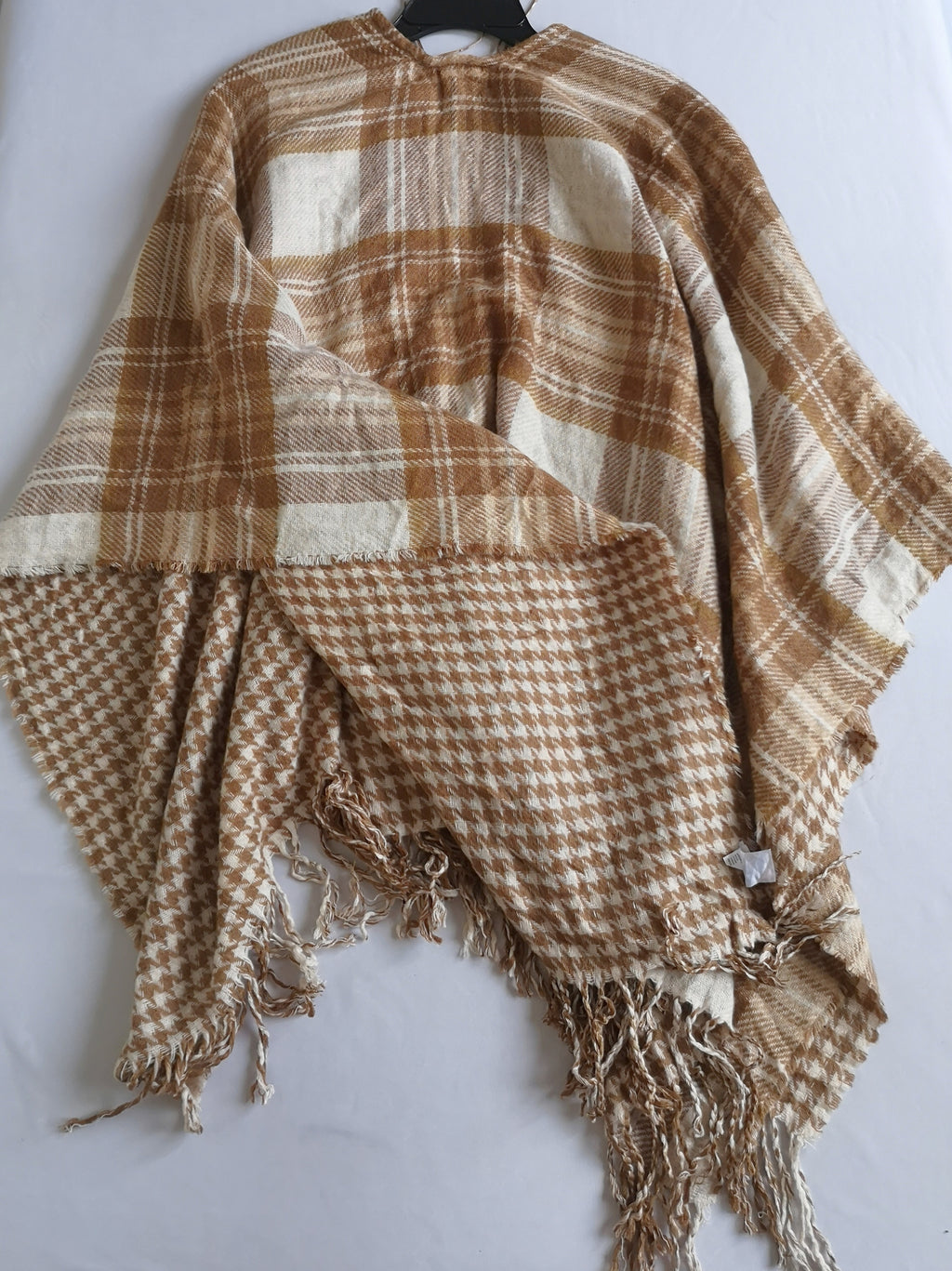 Poncho abierto de los lados