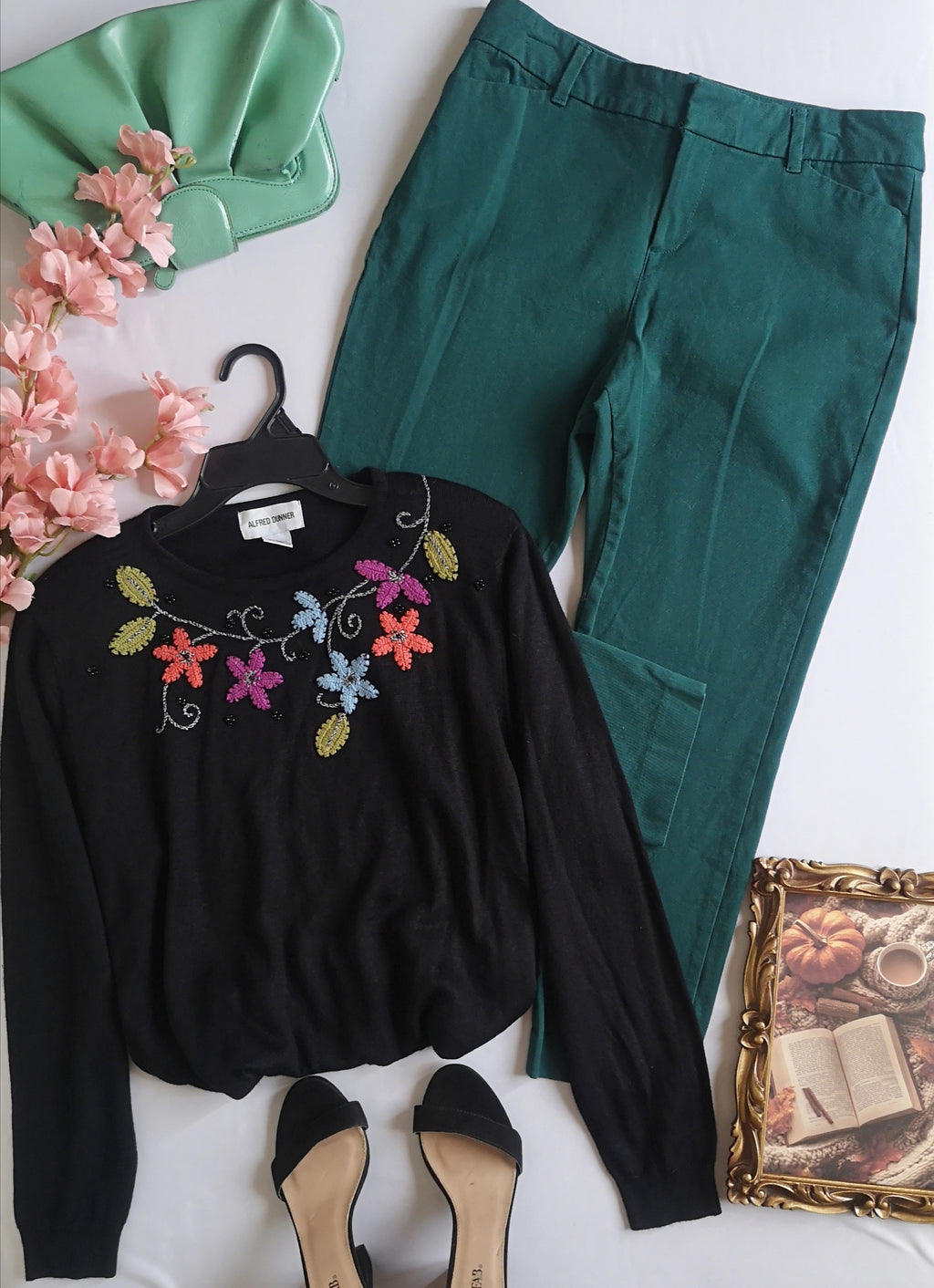 Sueter bordado con pantalón pixie