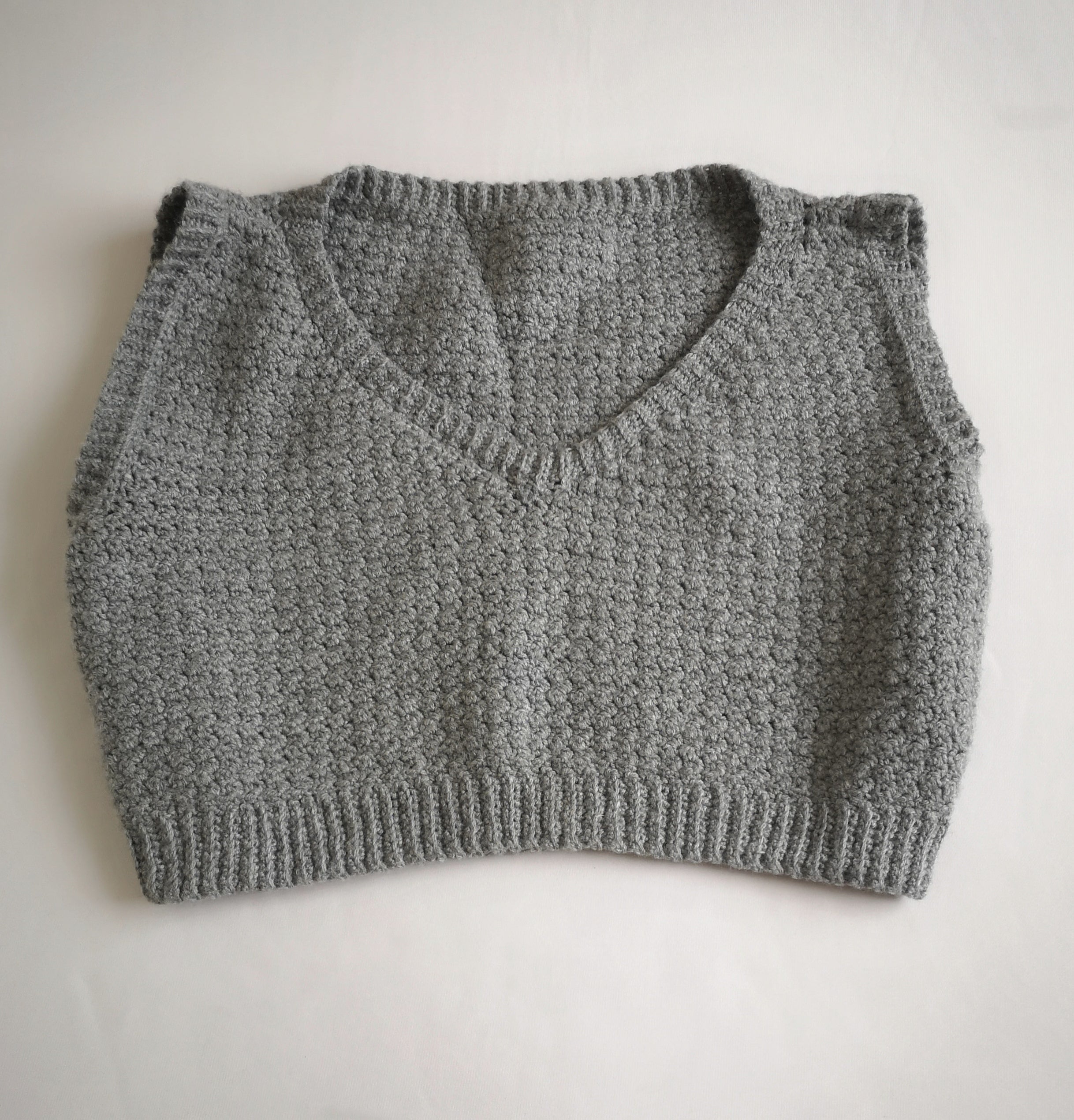 Chaleco corto con blusa de lino ⚓