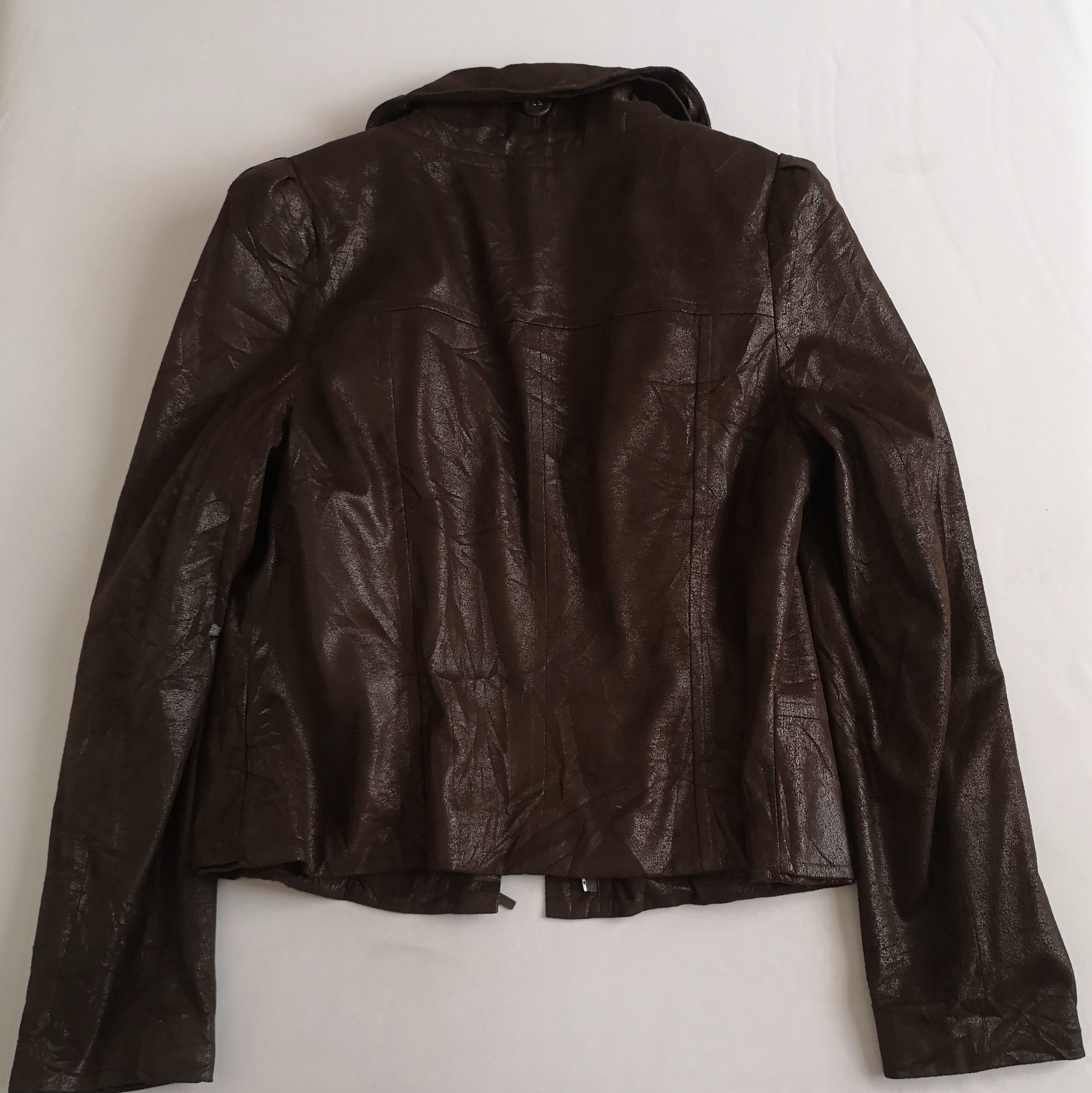 Chaqueta con olanes adelante