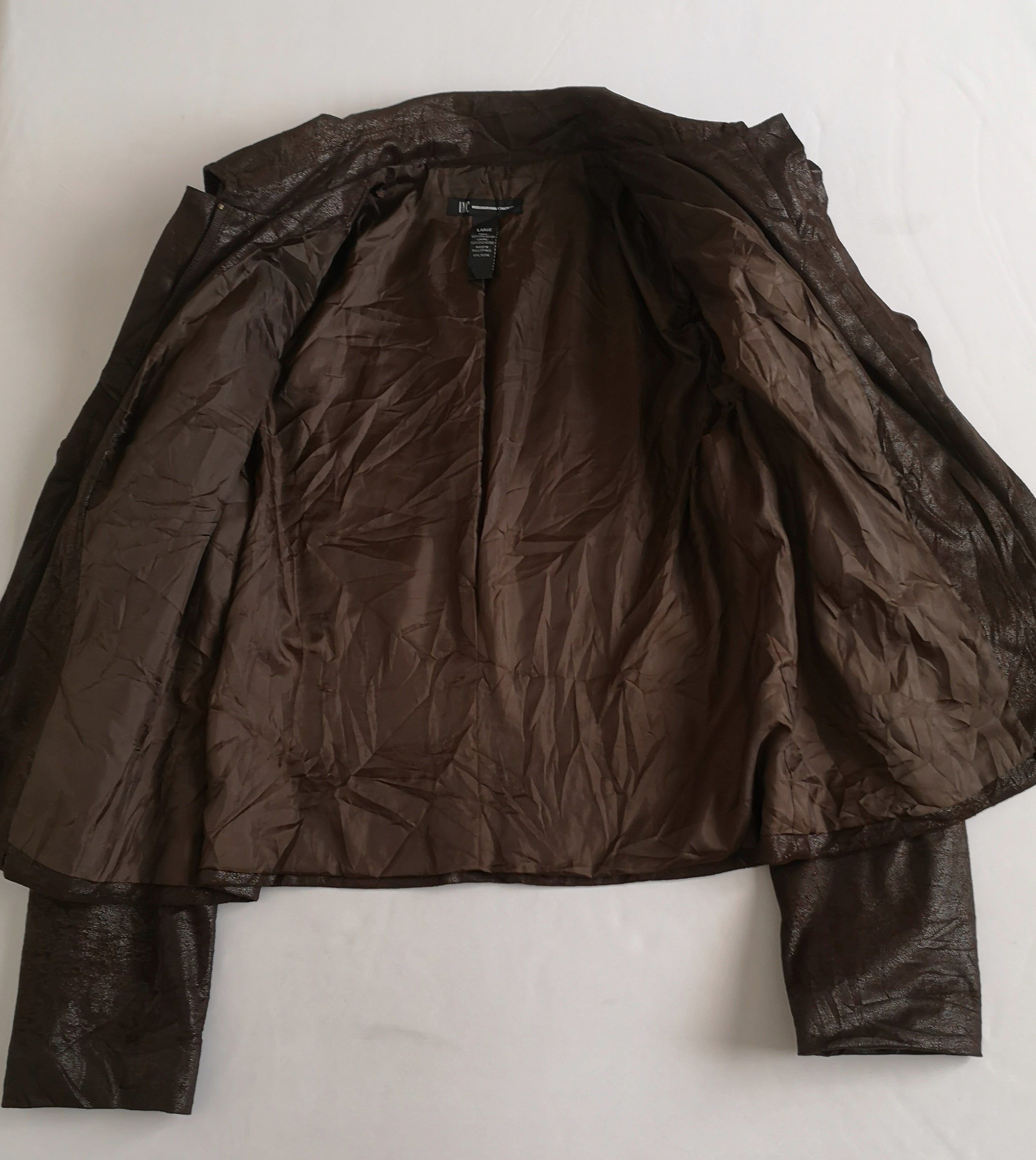 Chaqueta con olanes adelante