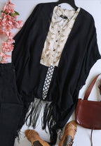 Blusa corta y kimono con flecos
