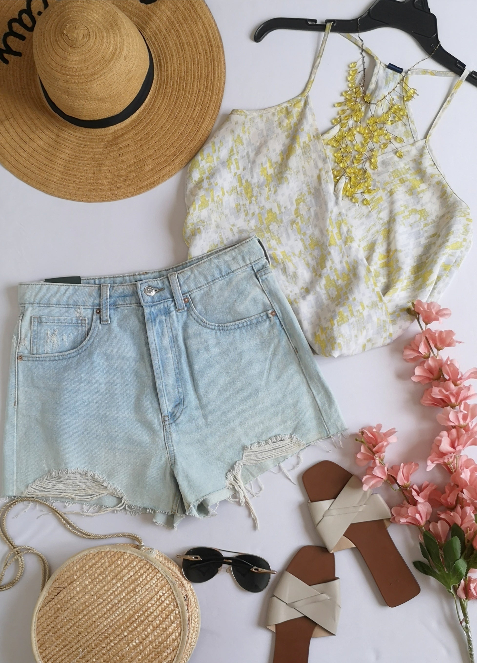 Short nuevo y blusa de tirantes