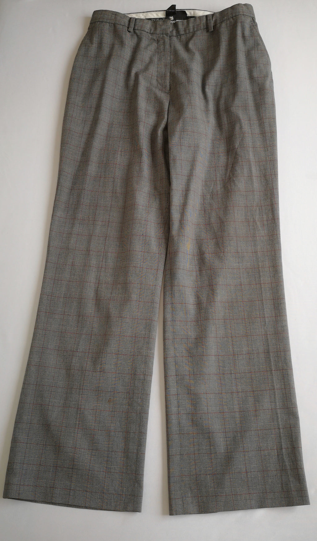 Sueter liviano y pantalón ancho de abajo ❤️