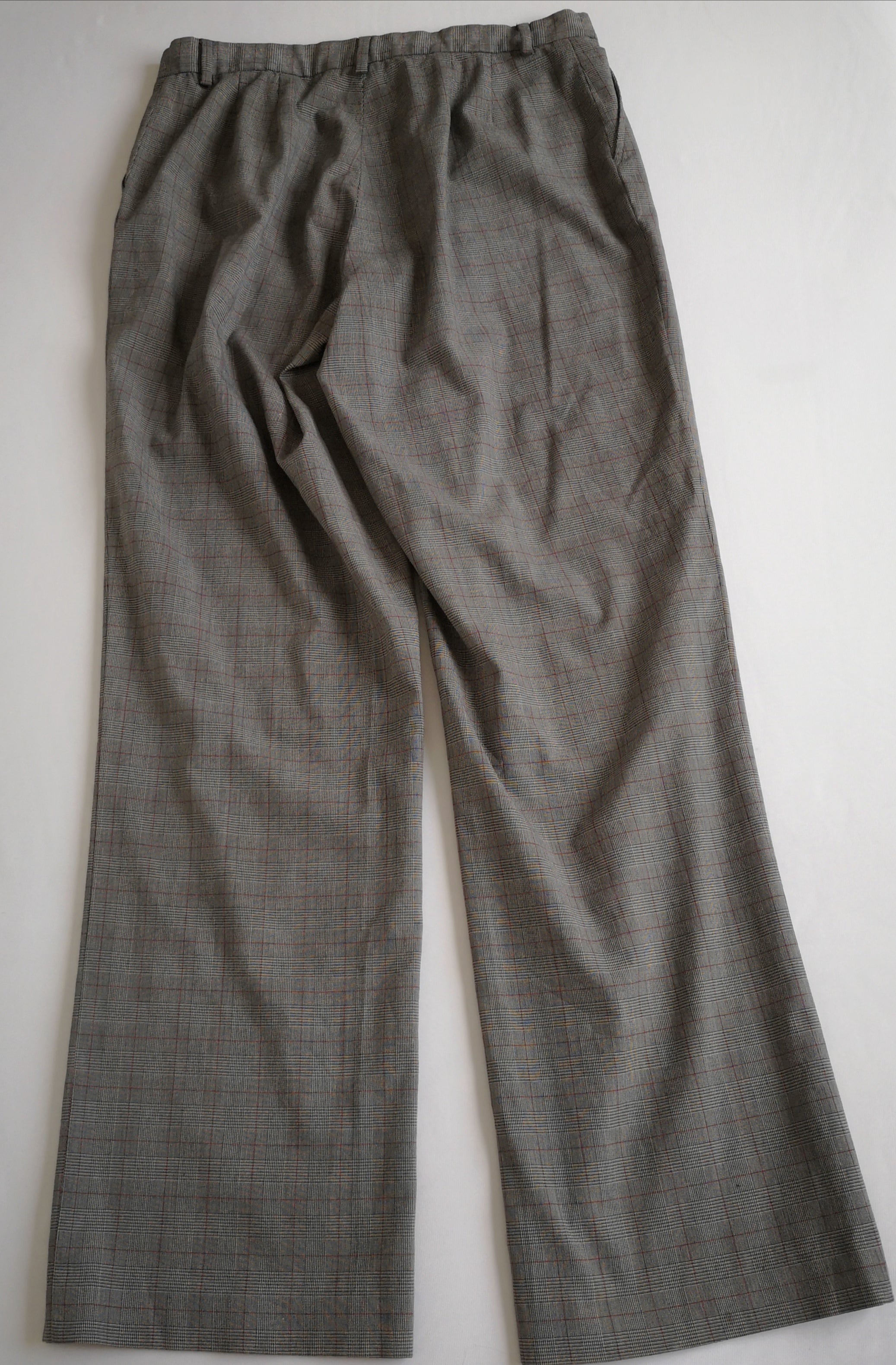 Sueter liviano y pantalón ancho de abajo ❤️
