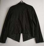 Blazer con zippers adelante