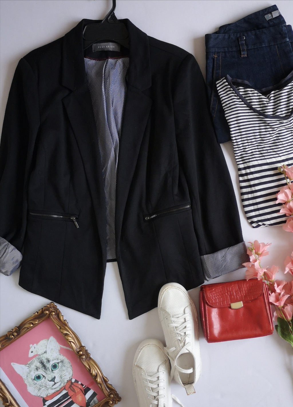 Blazer con zippers adelante