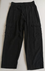 Pantalón tipo cargo y blusa estilo ancho