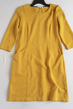 Vestido corte recto incluye cincho