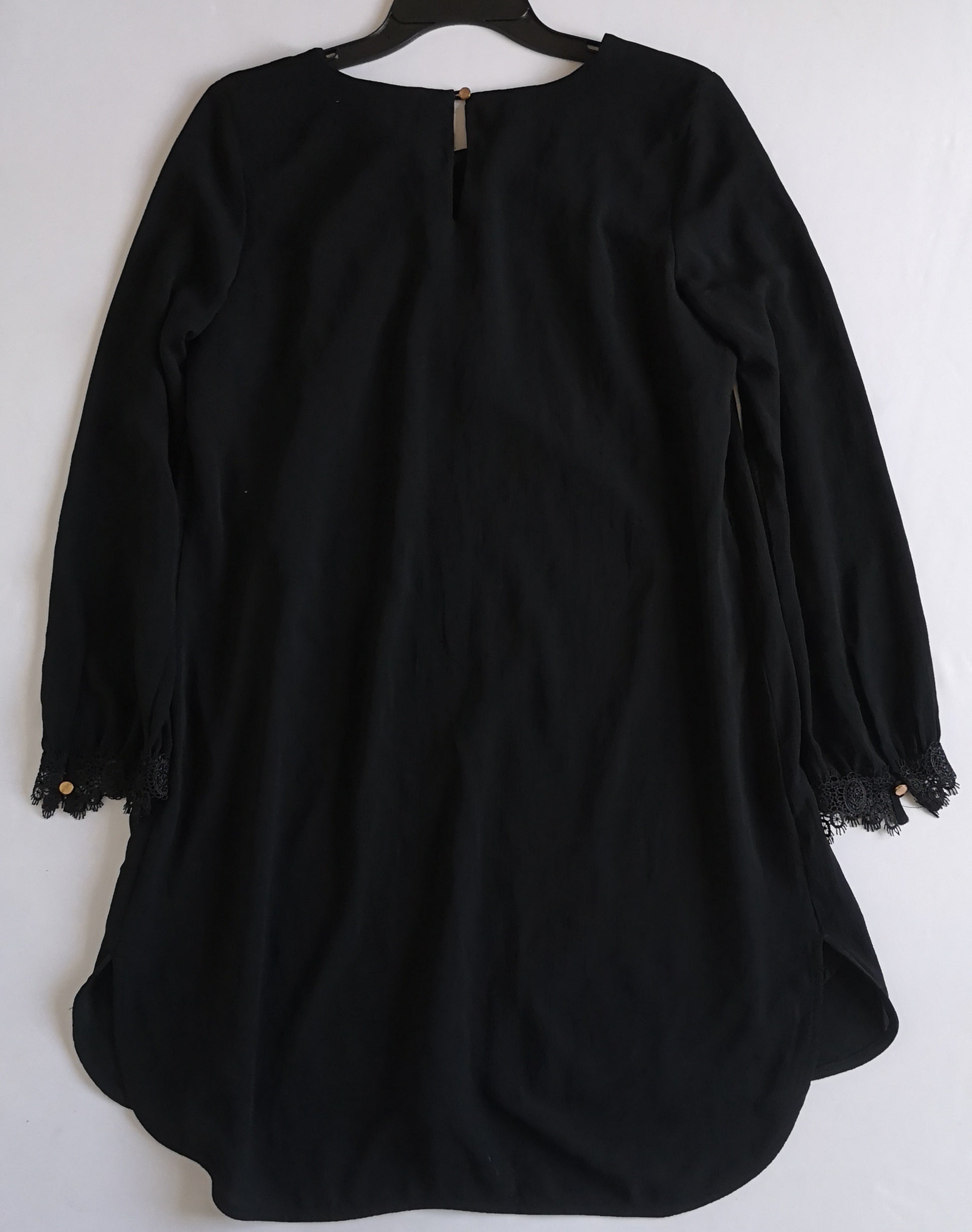 Vestido de chifon con encaje incluye cincho