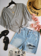 Short y blusa con nudo ⚓