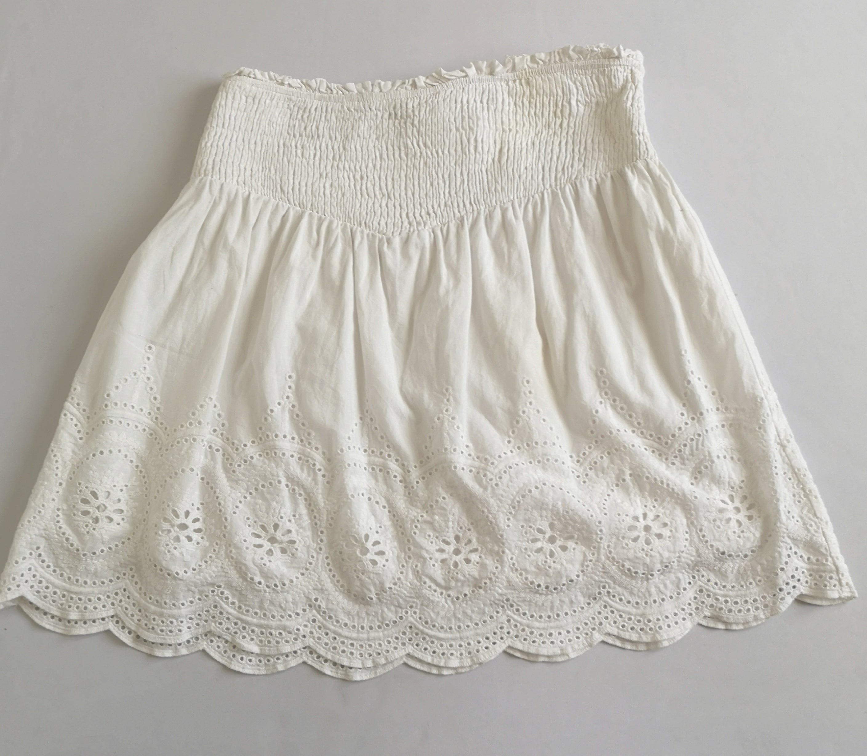 Blusa con olanes y falda de algodón