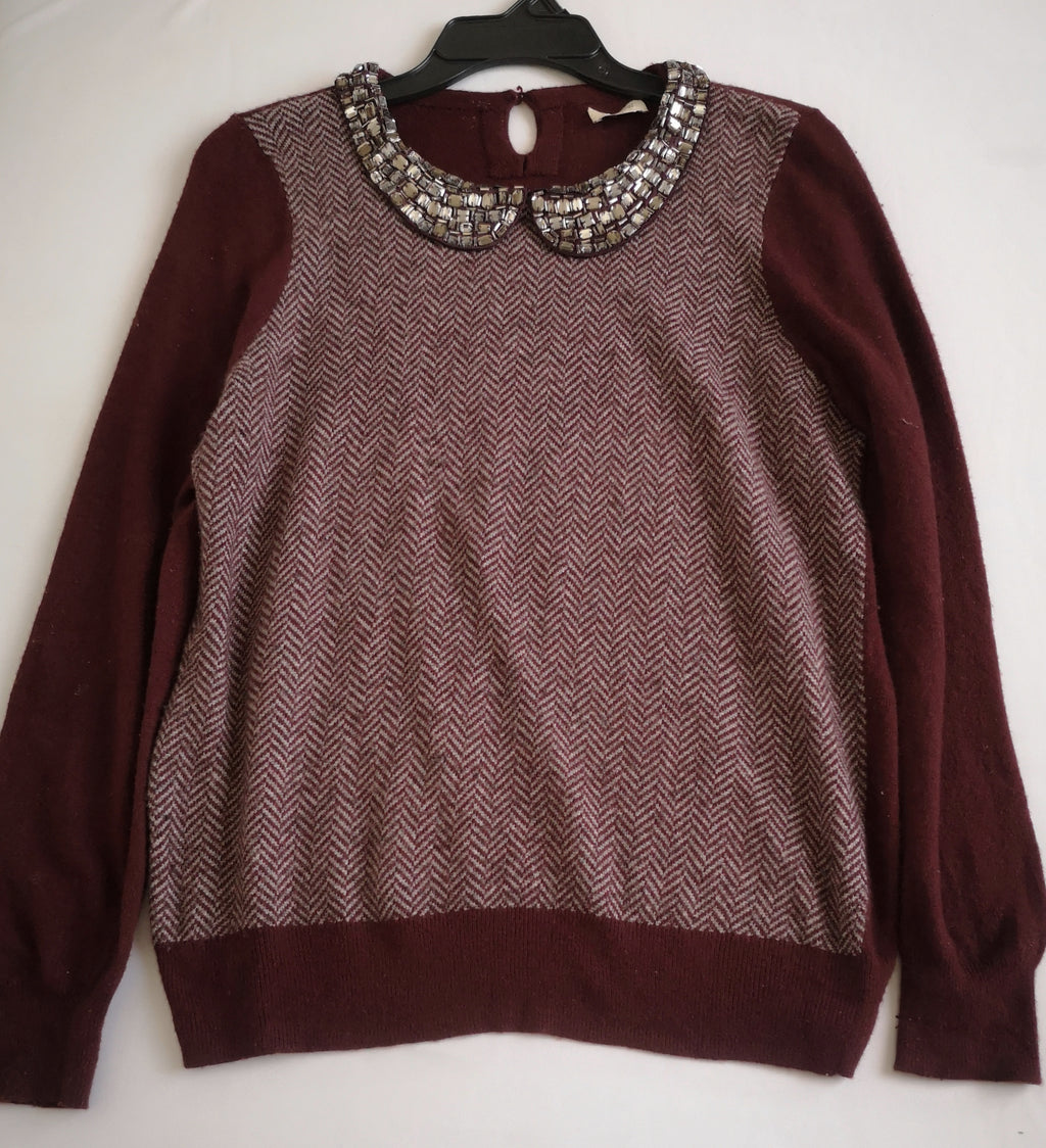 Sueter con cuello bordado 💙