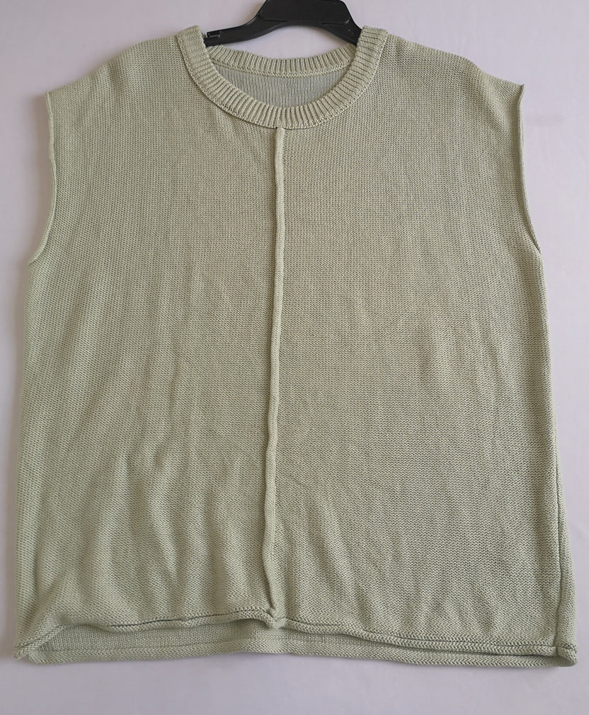 Pantalón tipo cargo con blusa tejida