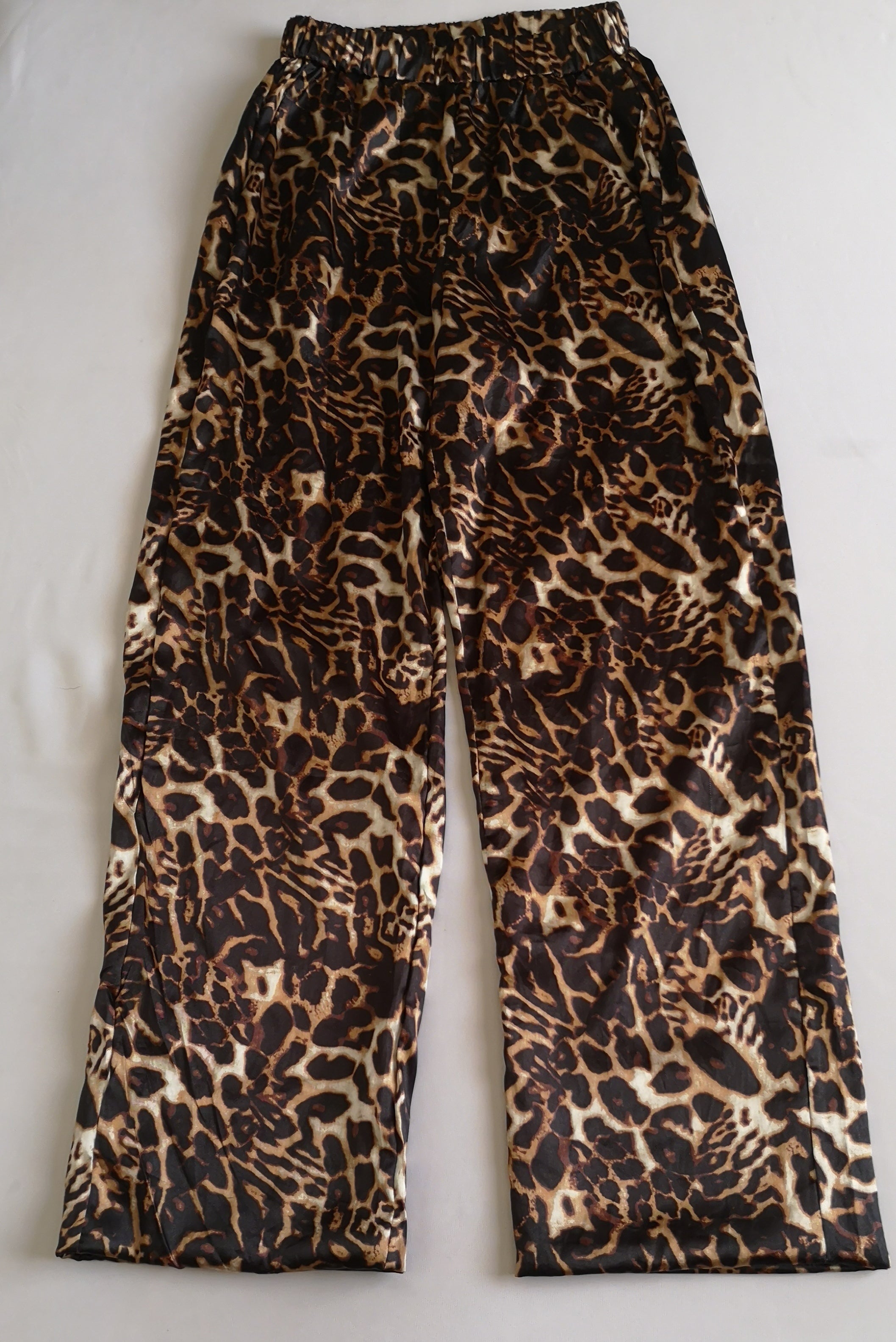 Pantalón tipo seda con blazer manga corta ⚓