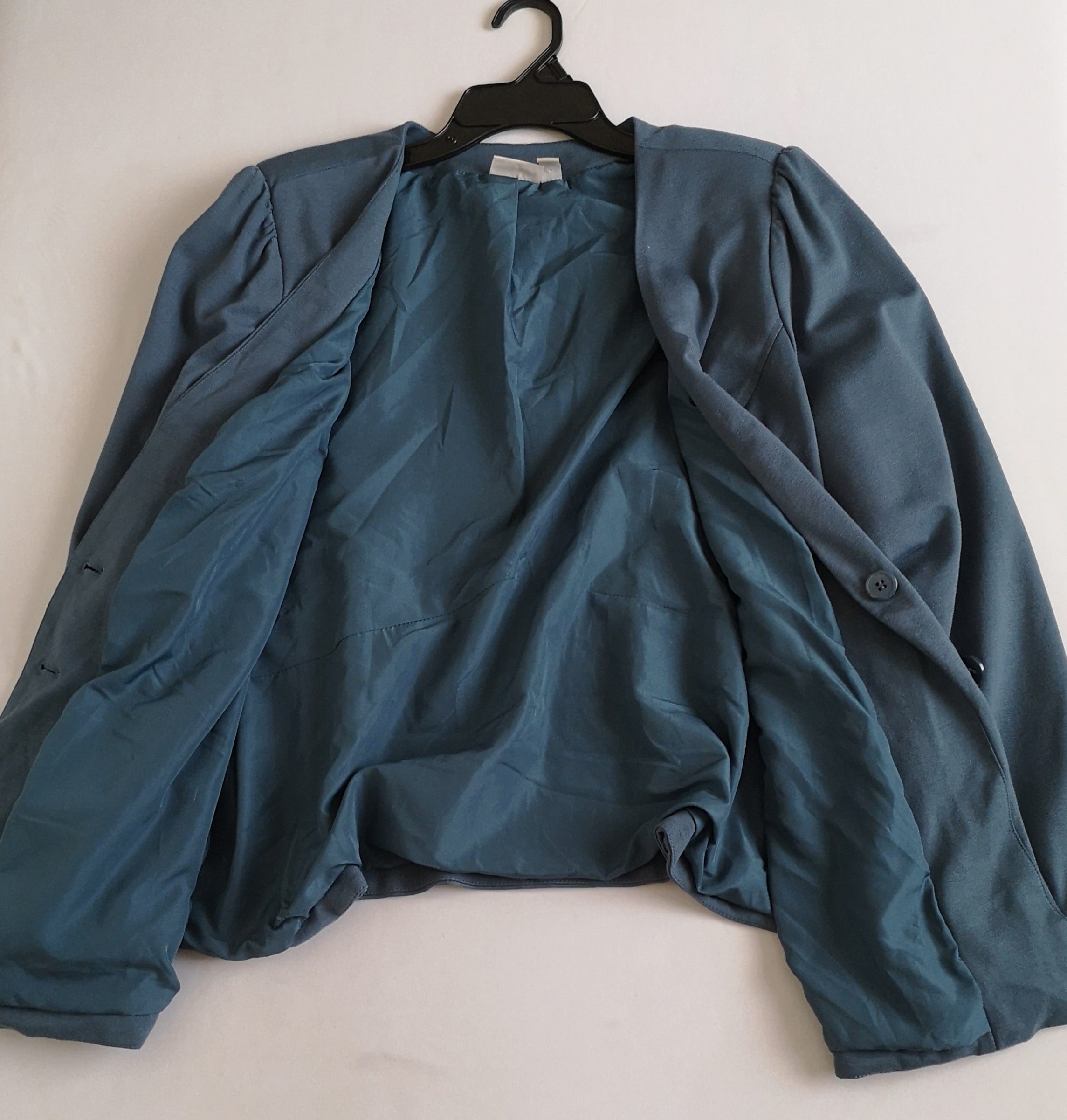 Blazer mangas princesa con blusa cuello drapeado