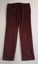 Pantalón semiformal y blusa asimétrica