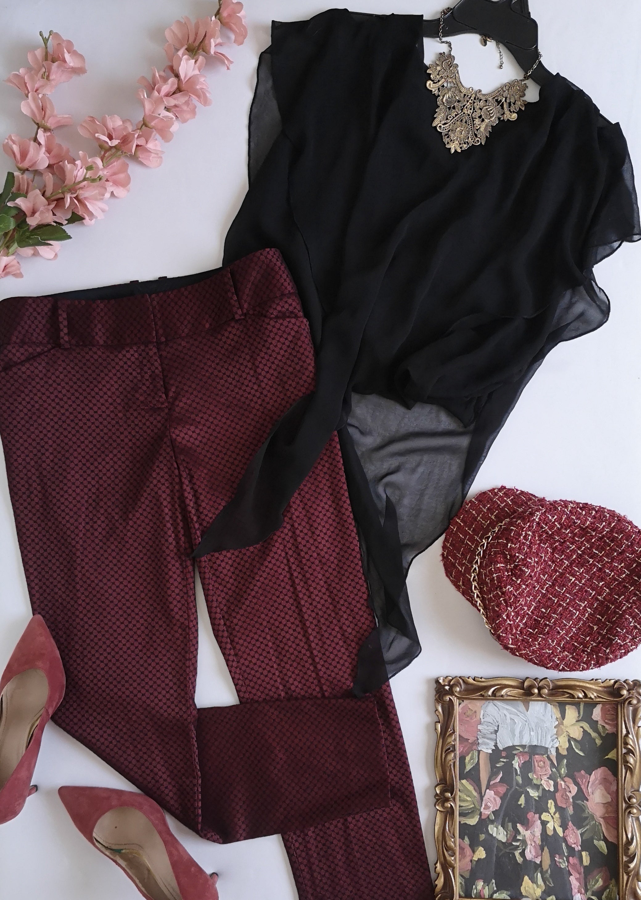Pantalón semiformal y blusa asimétrica