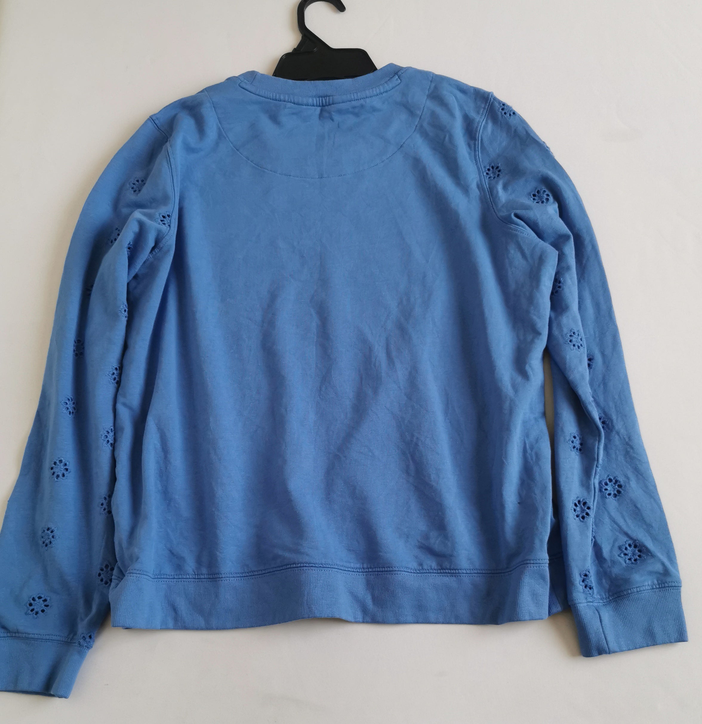 Blusa bordada de las mangas con short