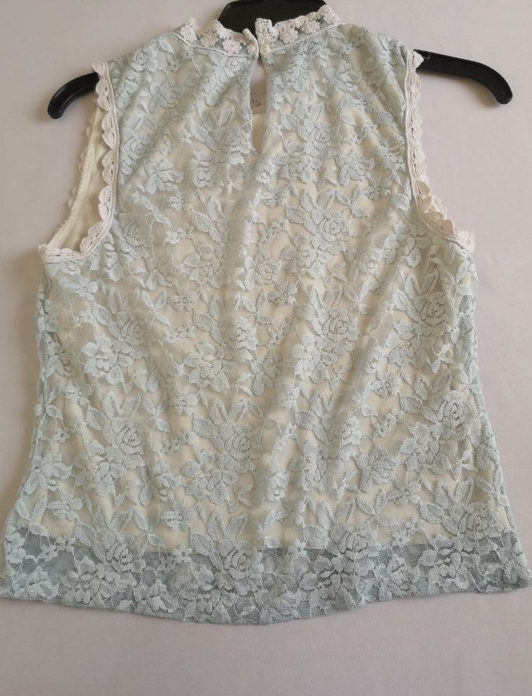 Pantalón nuevo bordado de abajo con blusa de encaje