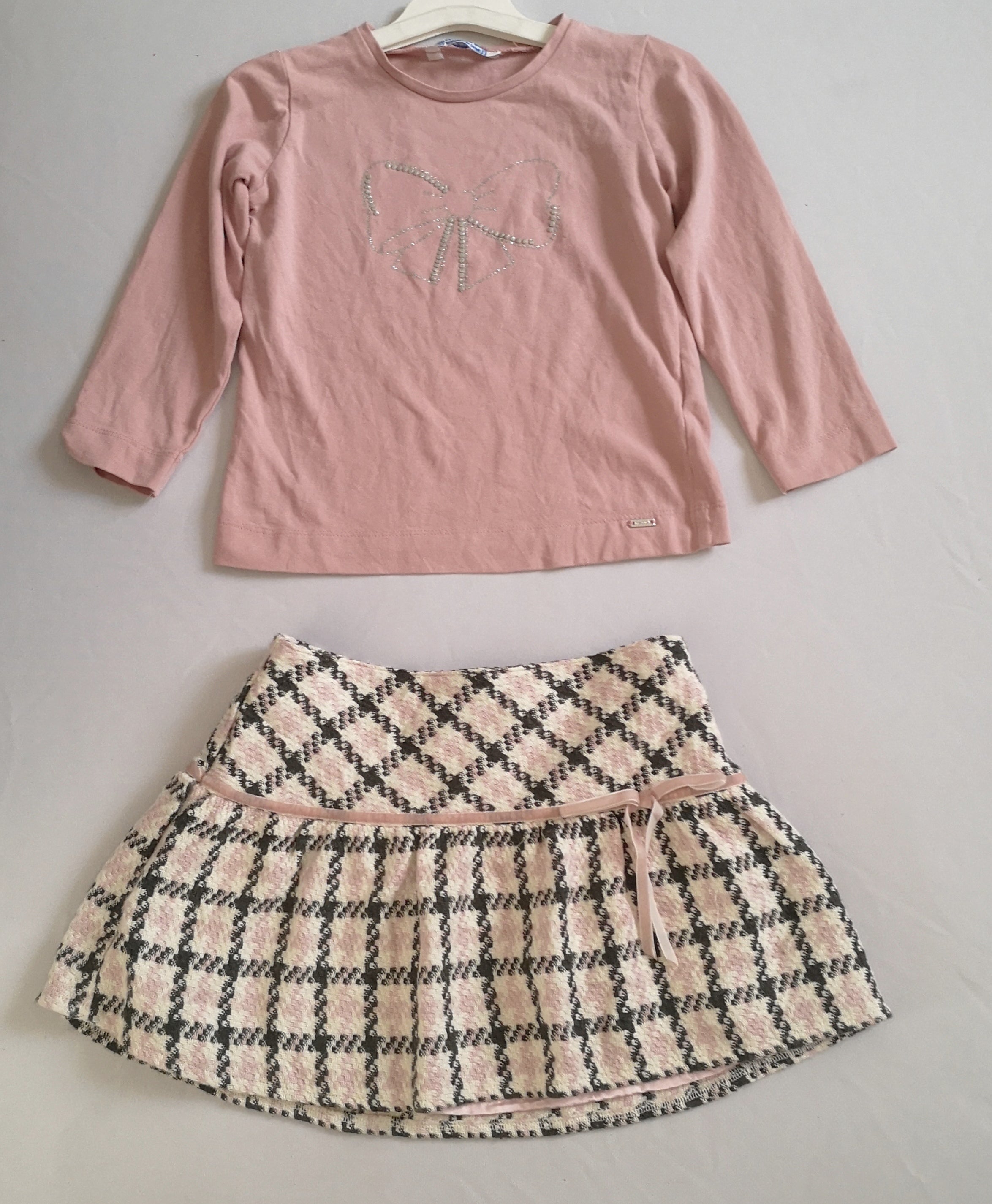 Falda de tweed con blusa manga larga