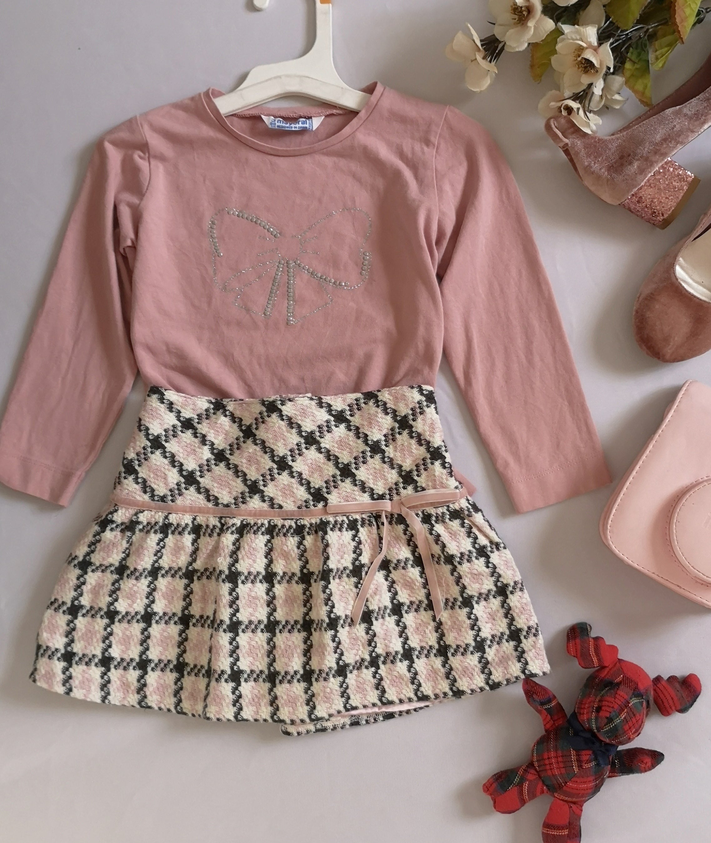 Falda de tweed con blusa manga larga