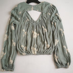Blusa con elástico abajo con pantalón