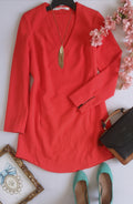 Vestido corte recto con bolsas incluye collar