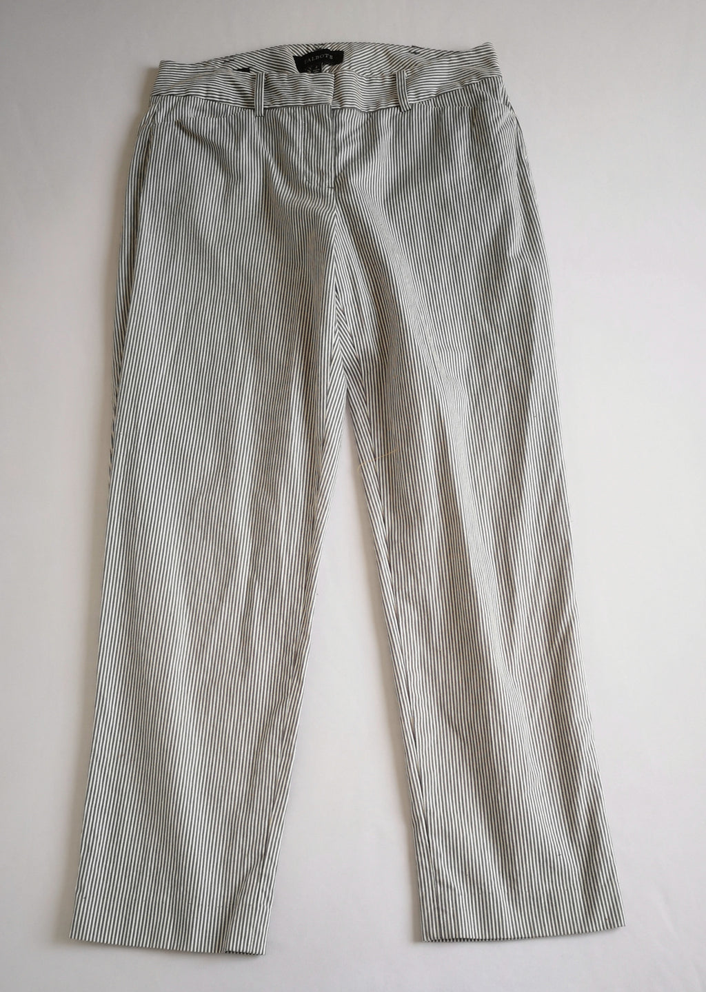 Pantalón corte recto con suéter