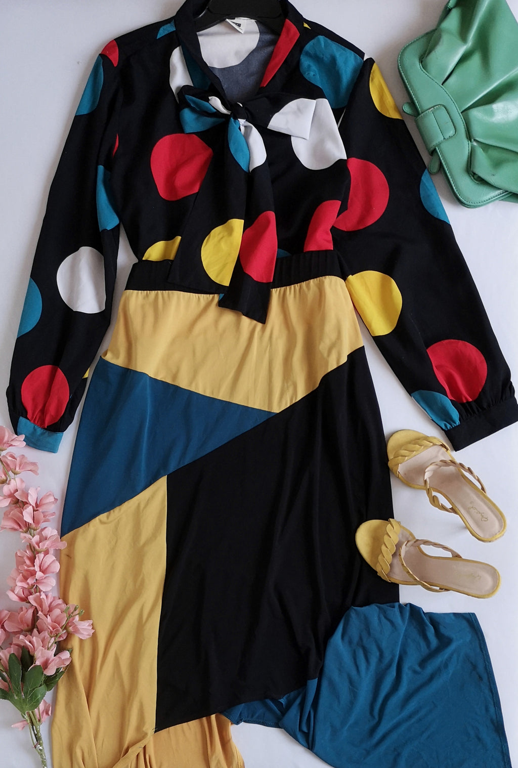 Falda asimétrica con blusa manga larga ⚓