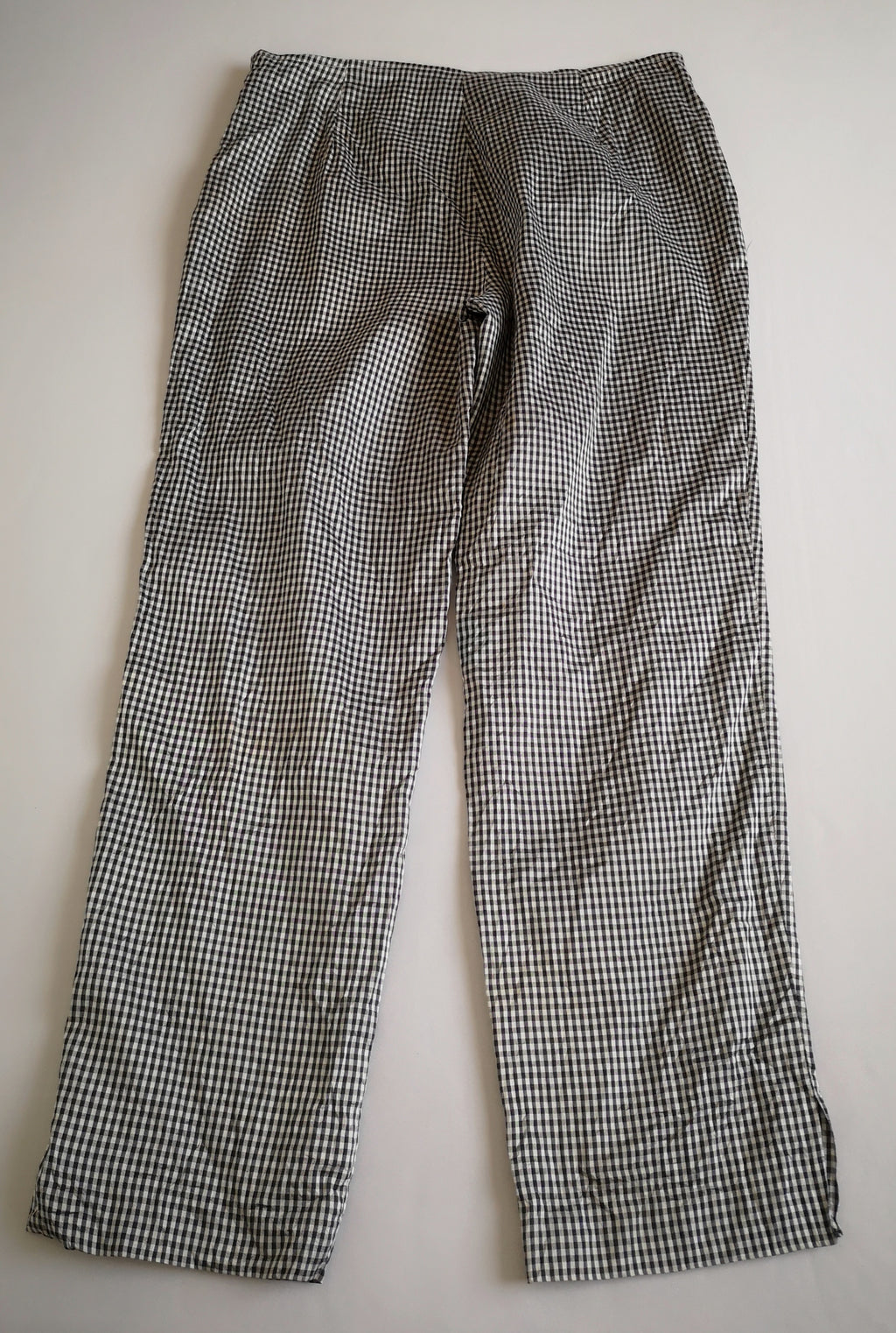 Pantalón de seda con suéter