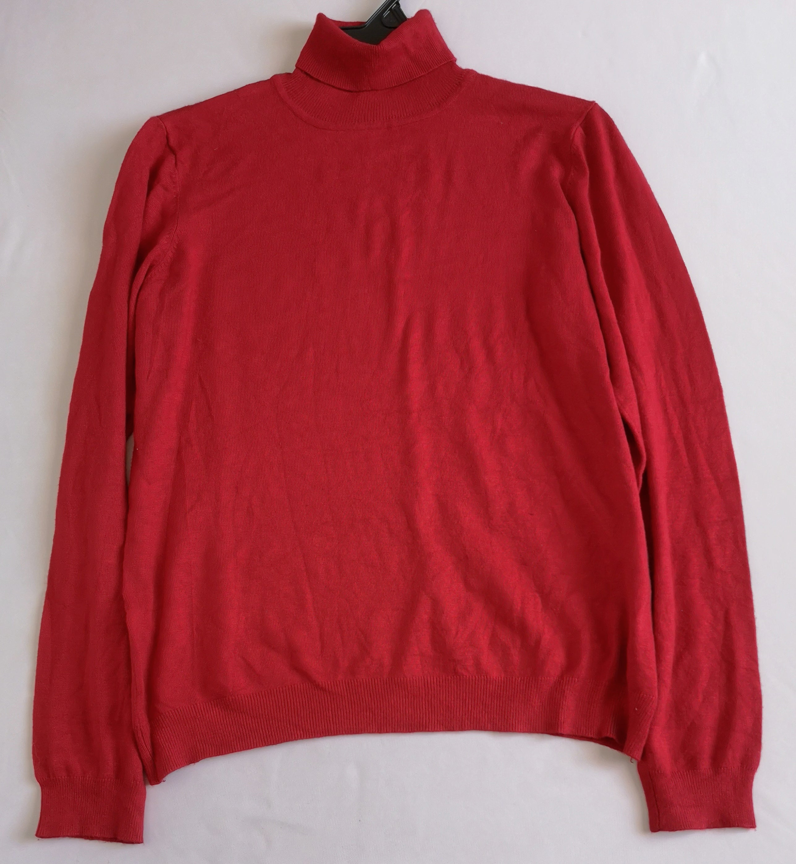 Blusa cuello alto y falda con zipper
