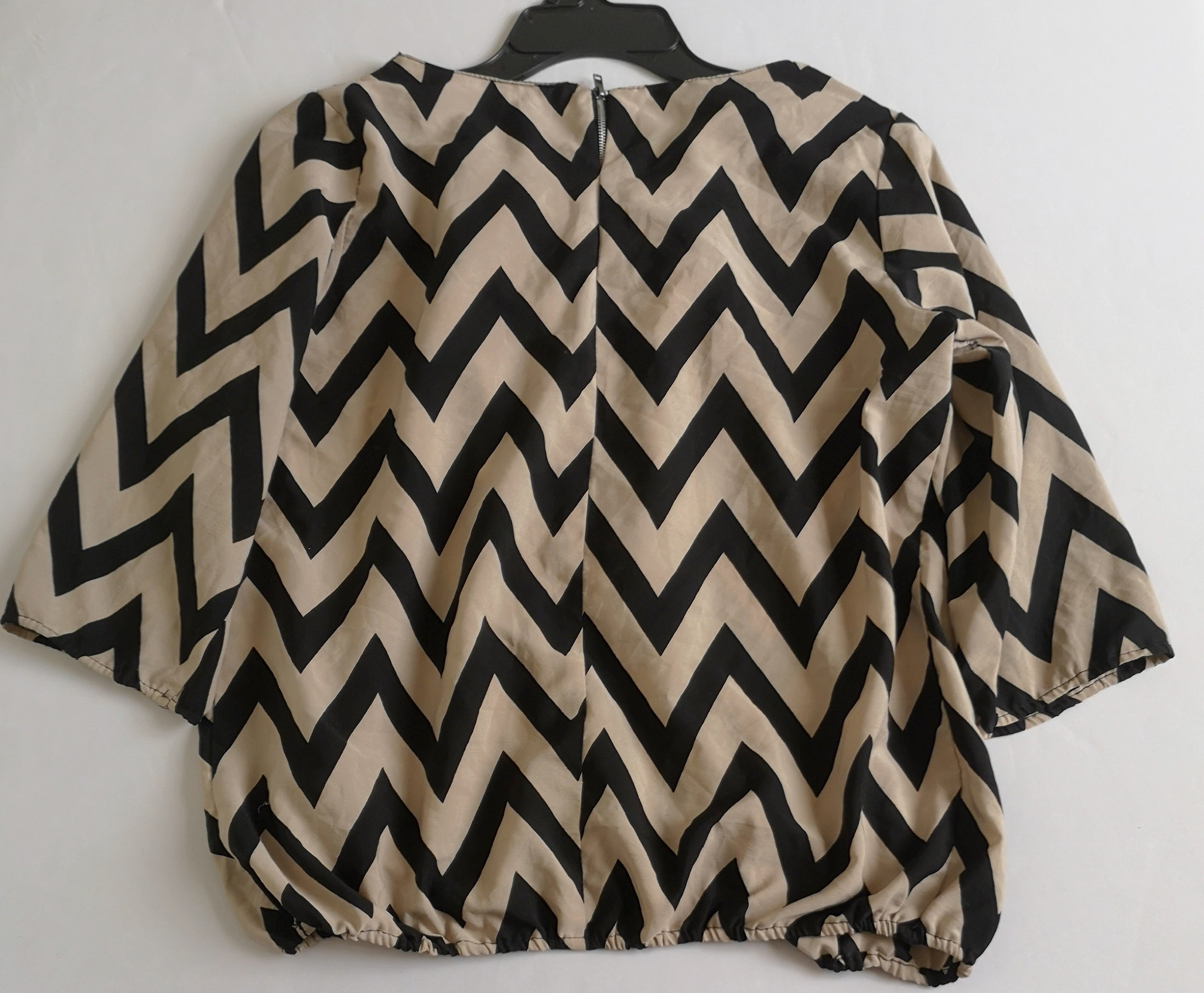 Blusa con elástico abajo