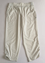 Blusa cuello alto con Pantalón tipo deportivo