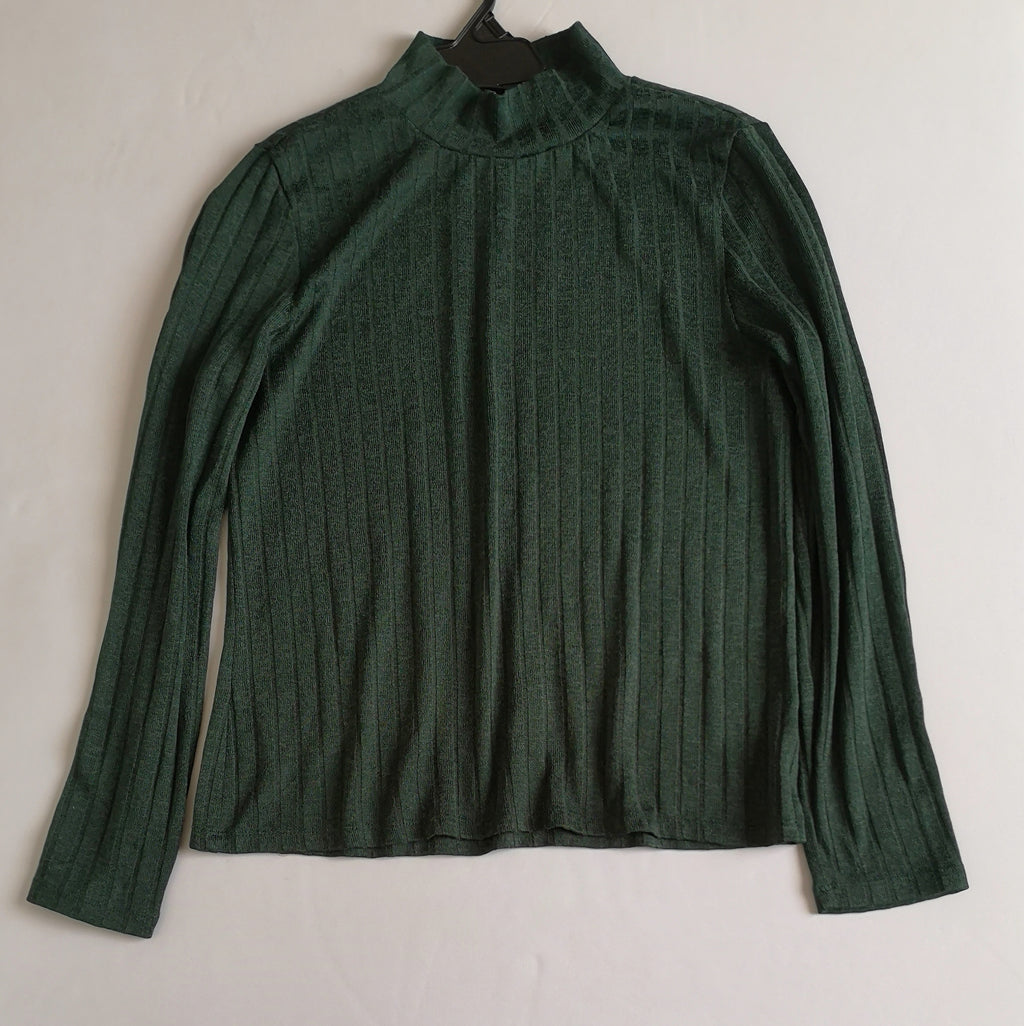 Blusa cuello alto con Pantalón tipo deportivo
