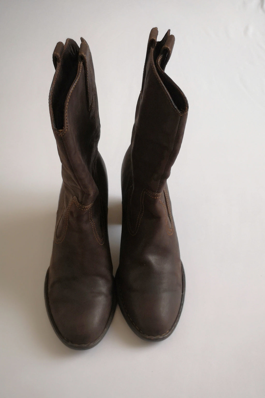 Botines tipo vaquero