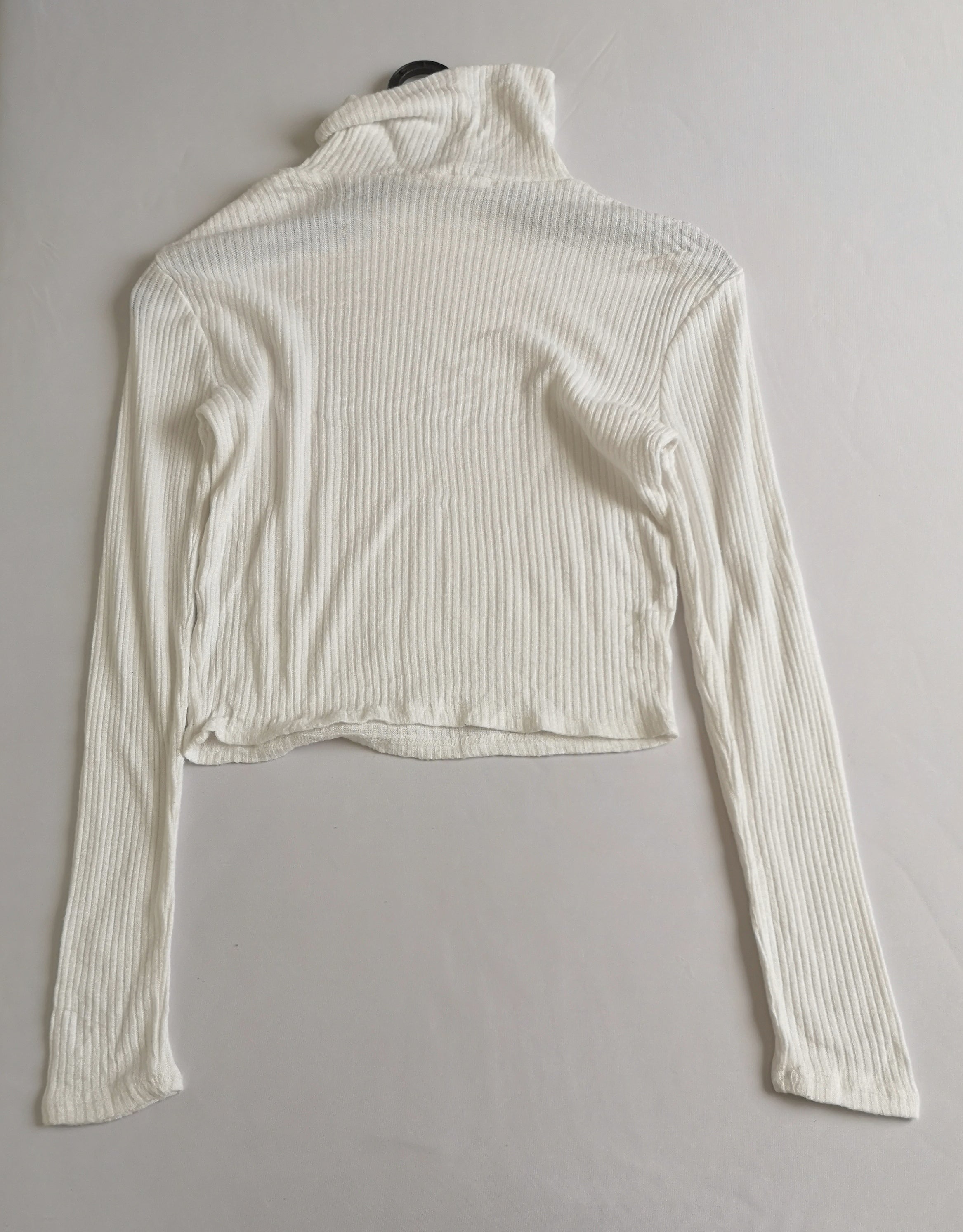Blusa corta y falda con botones adelante