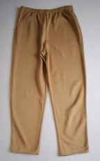 Pantalón tela suave con blusa de chifon