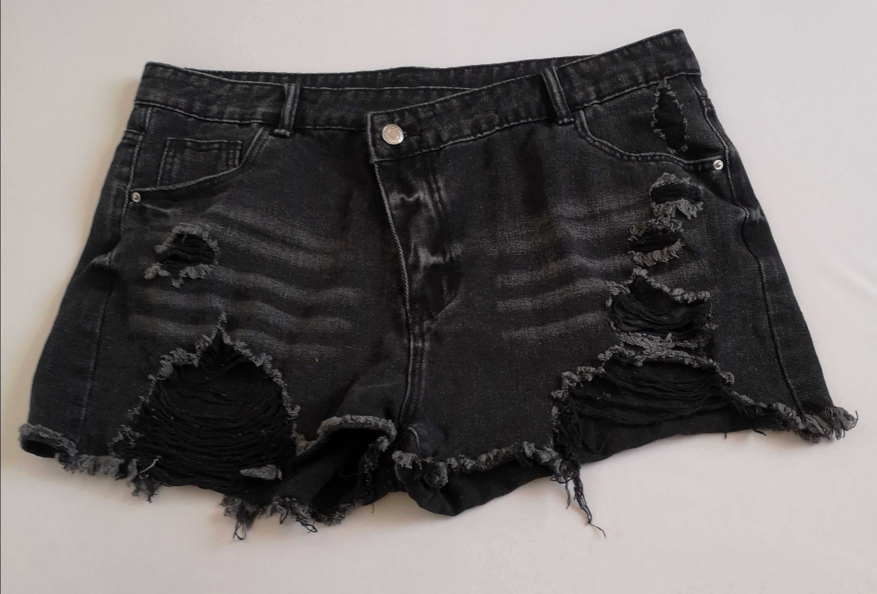 Sueter con short rasgado