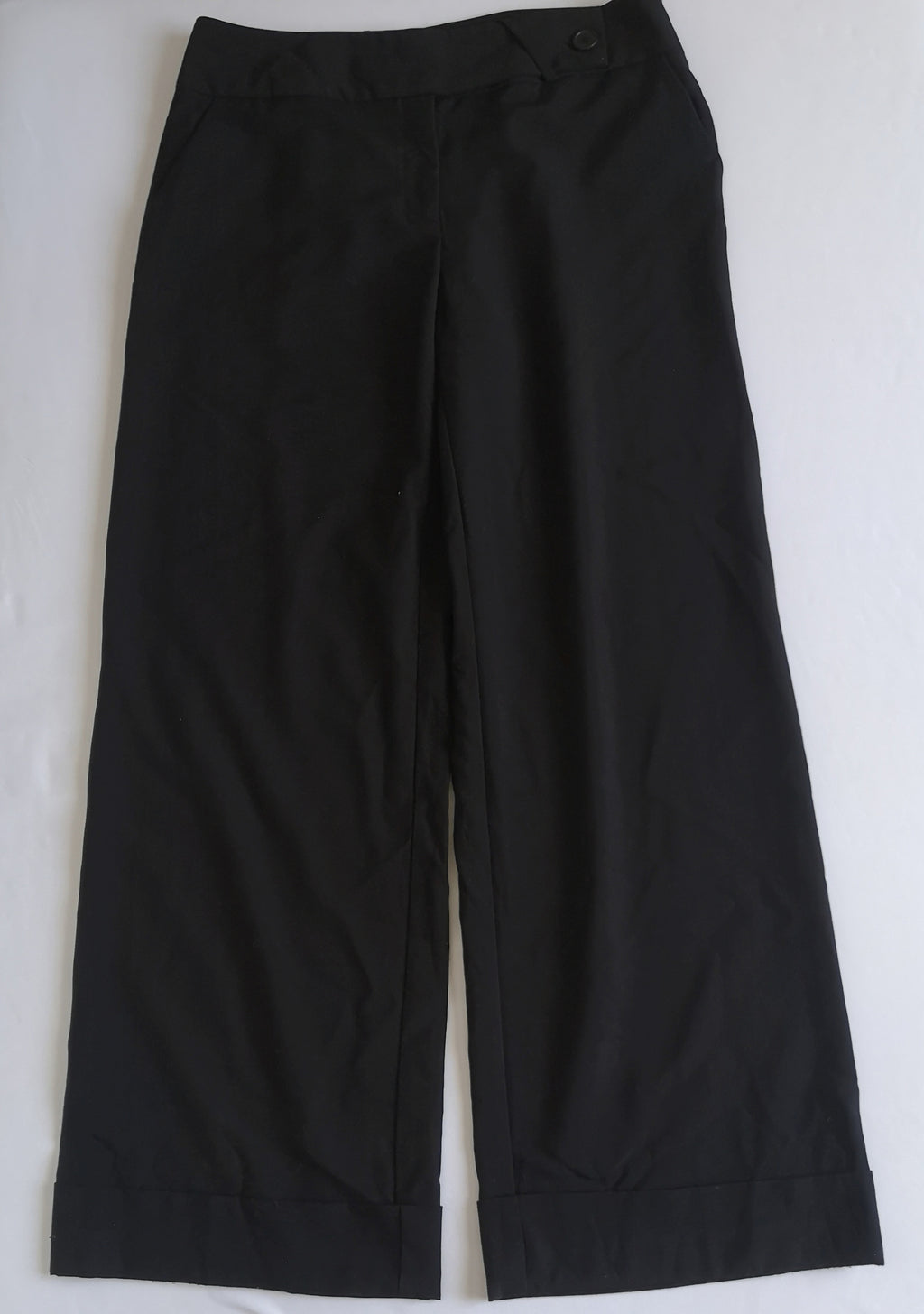 Pantalón tipo palazzo con blusa tejida